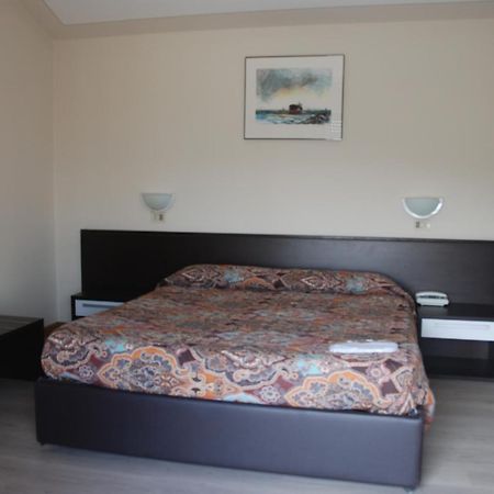 Hotel Olivi Salò Dış mekan fotoğraf