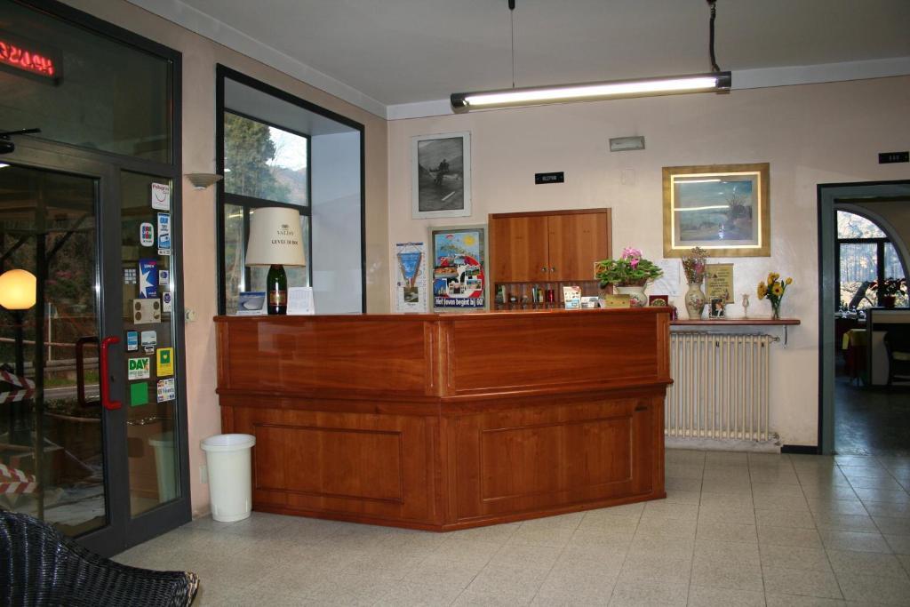 Hotel Olivi Salò Dış mekan fotoğraf