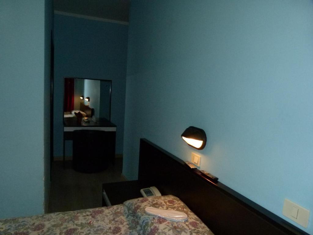 Hotel Olivi Salò Dış mekan fotoğraf