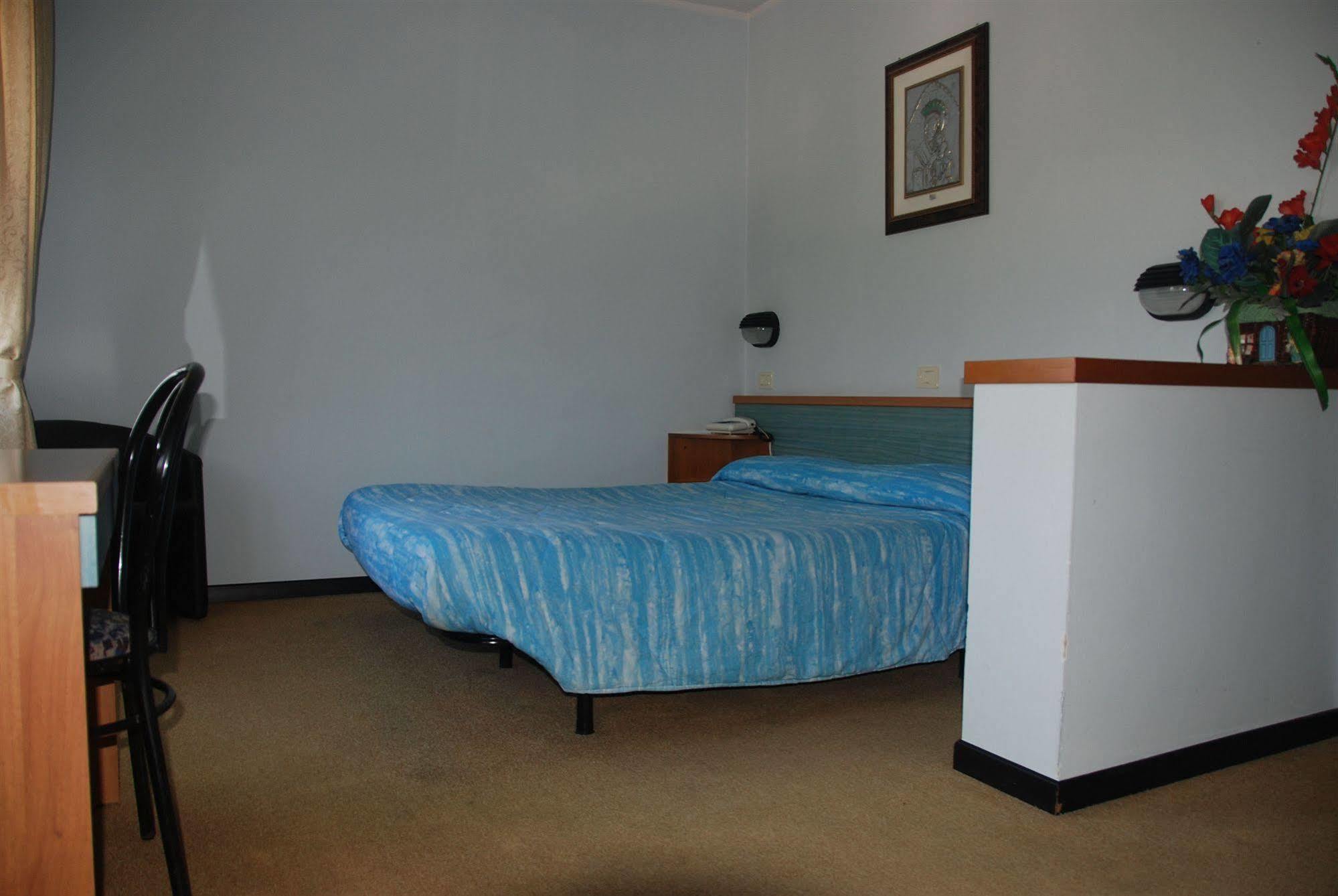 Hotel Olivi Salò Dış mekan fotoğraf