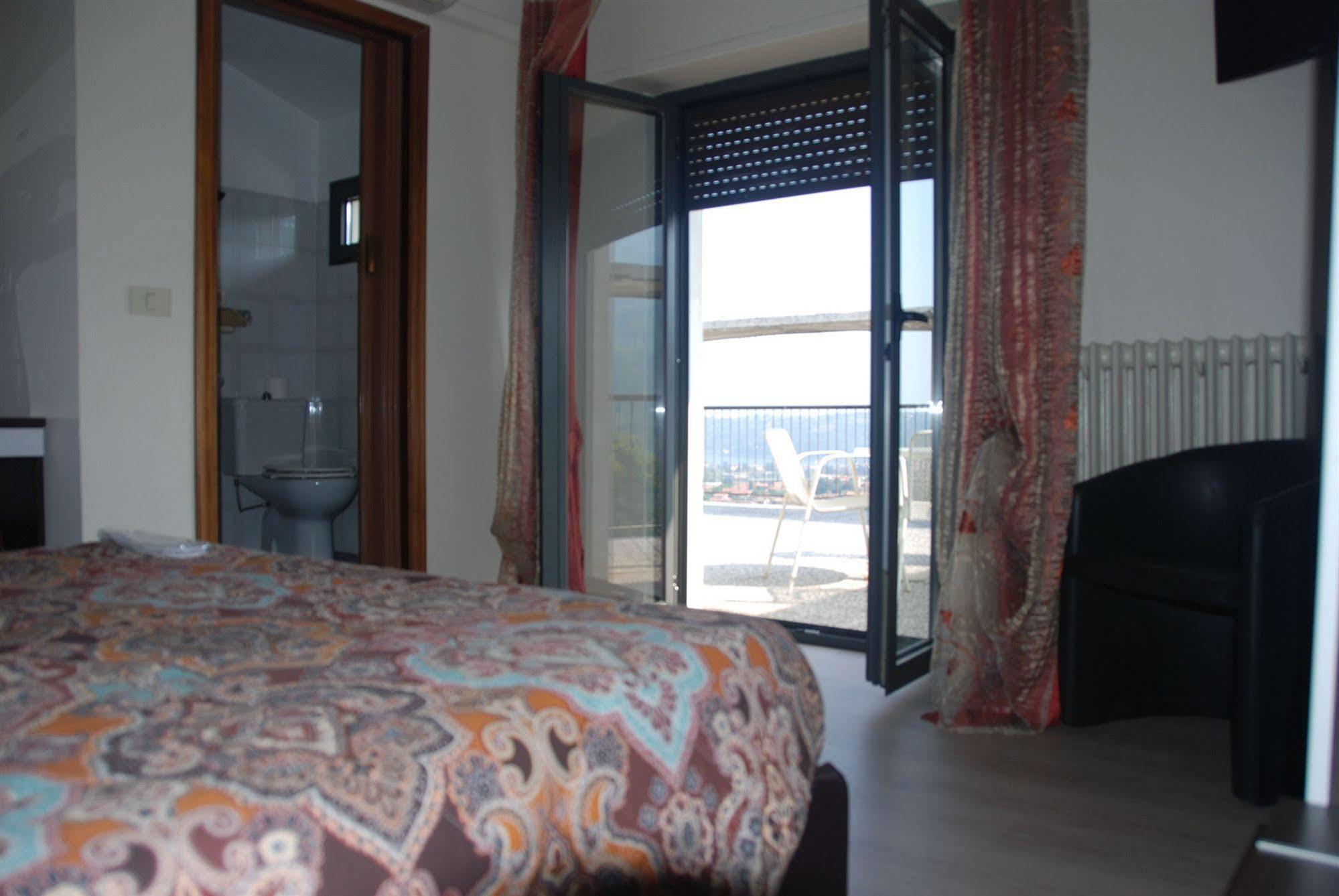 Hotel Olivi Salò Dış mekan fotoğraf