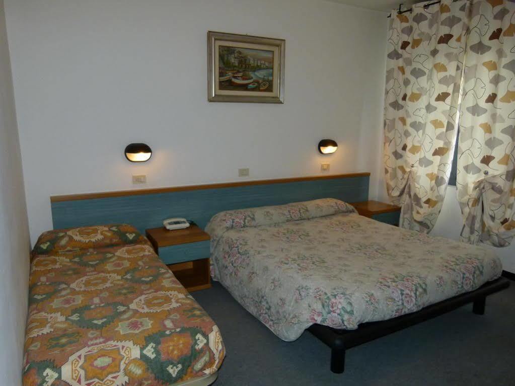 Hotel Olivi Salò Dış mekan fotoğraf