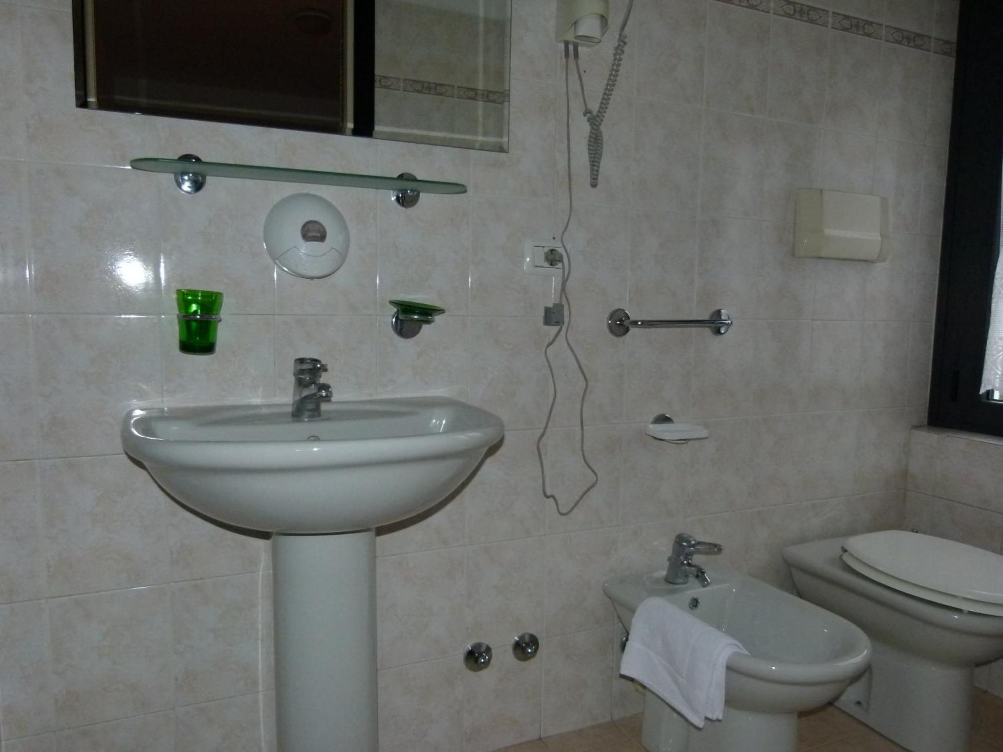 Hotel Olivi Salò Dış mekan fotoğraf